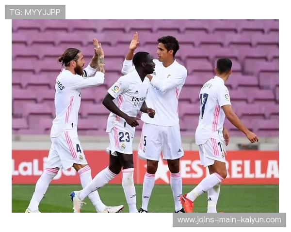 皇马10胜欧冠全胜，巴尔韦德改踢右后卫，皇马10_0巴萨