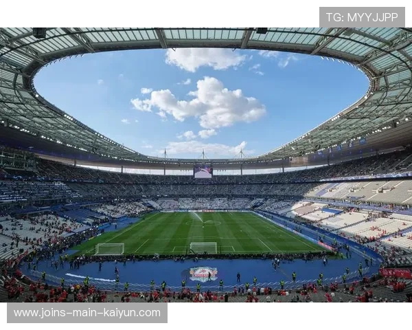 欧冠争议事件回放，VAR使用标准呼唤更统一规则